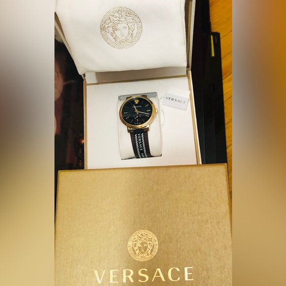 Versace V-Circle Greca Edition Gold-Blue Watch💎 - Picture 8 of 9